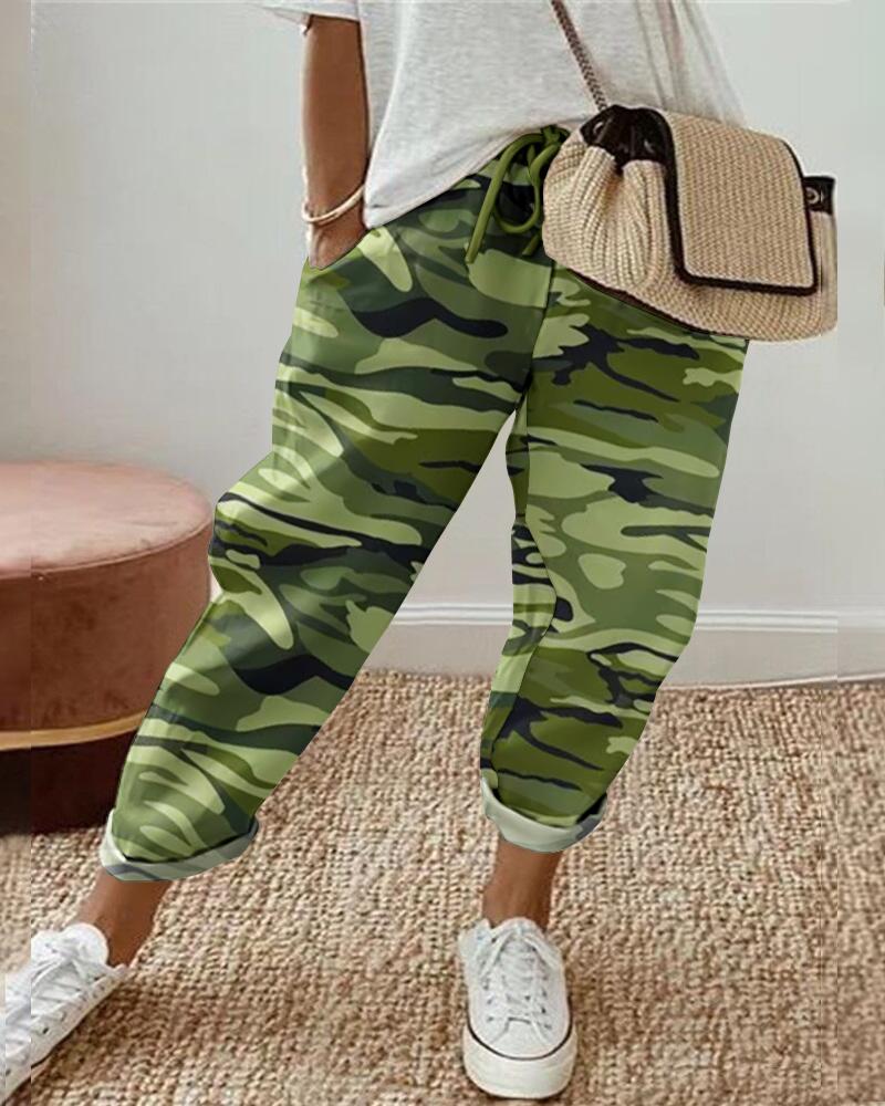 Camouflage Print Drawstring Cuffed Pants