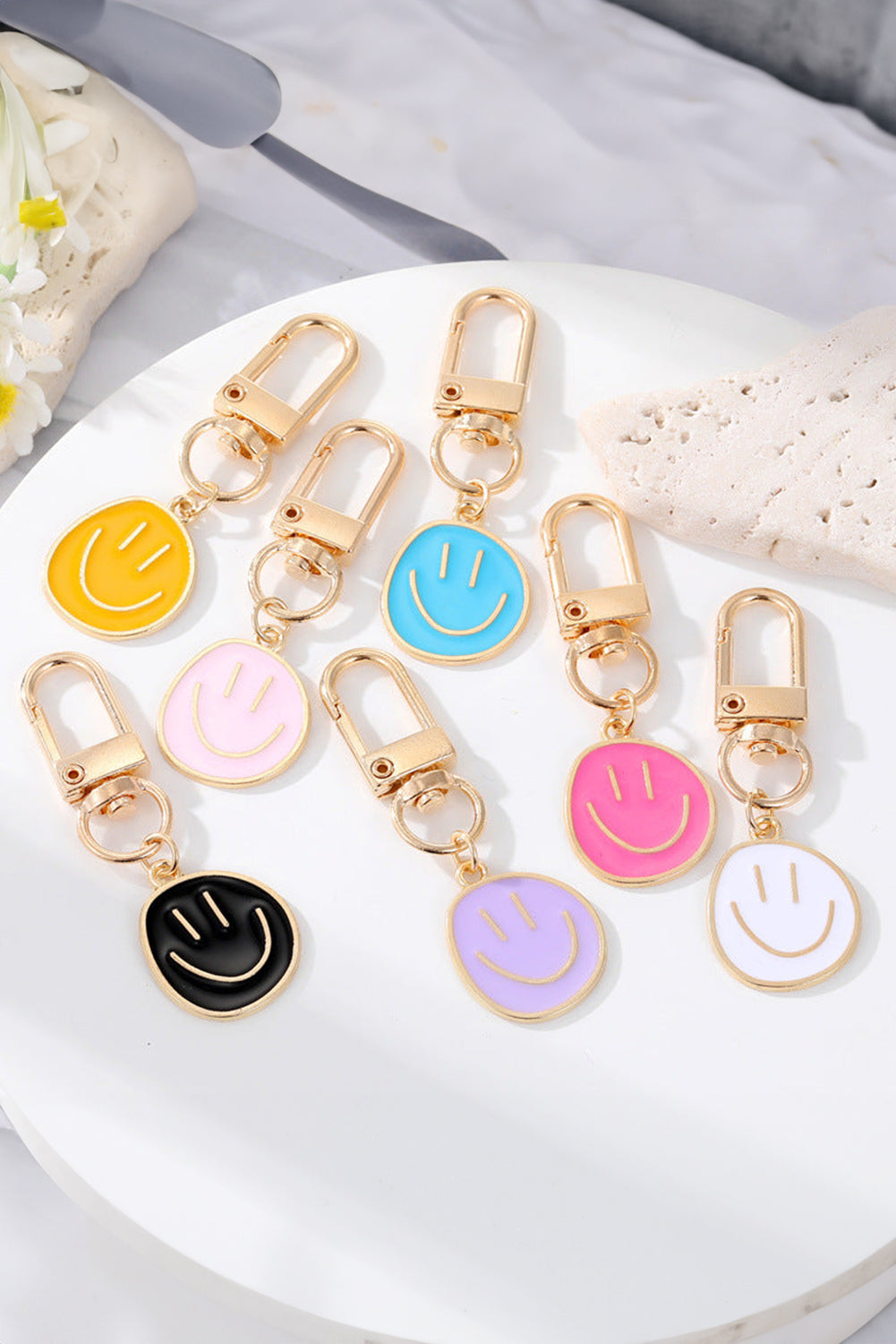 White Smile Face Large Buckle Alloy Keychain