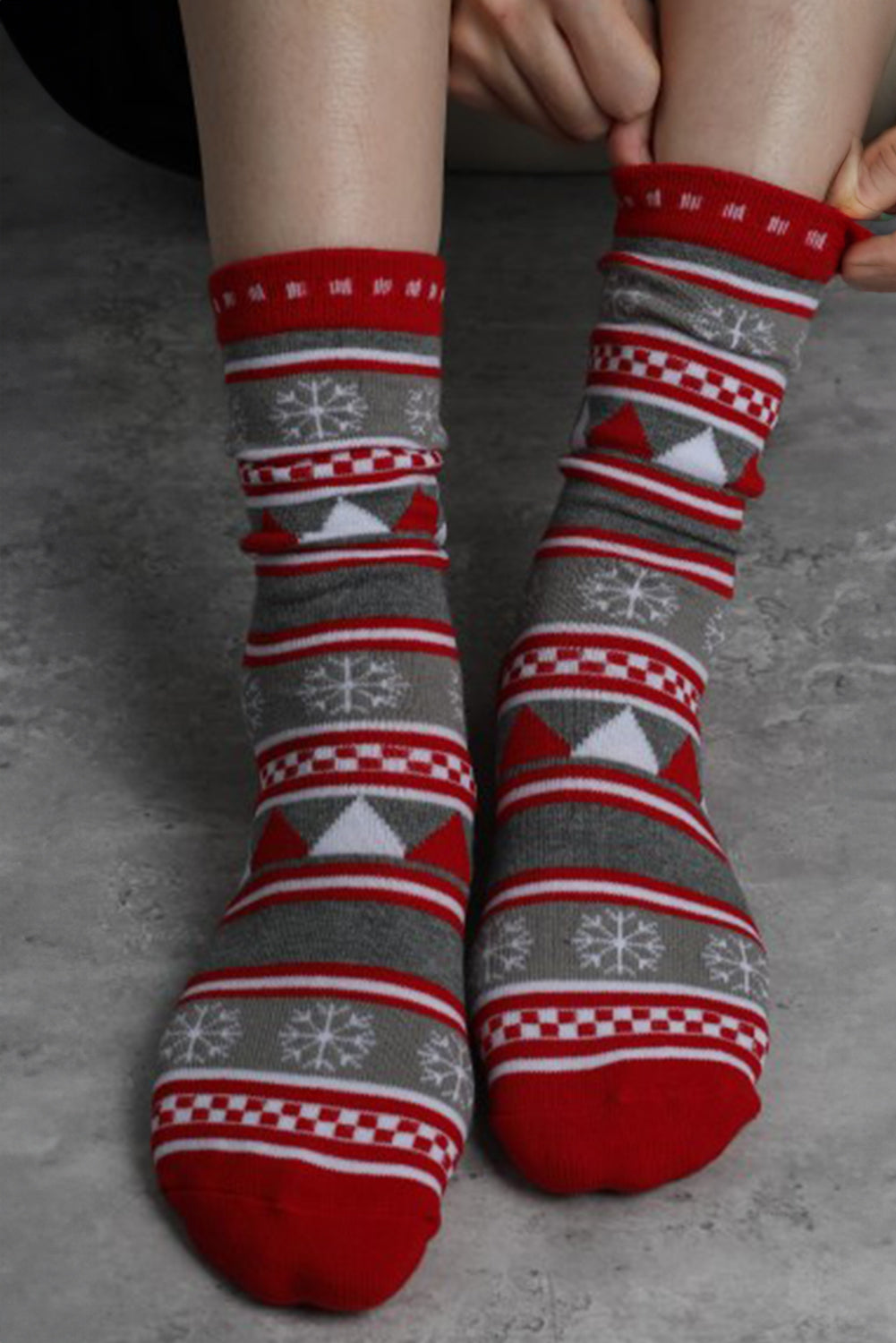 Fiery Red Christmas Geometric Snowflake Print Crew Socks