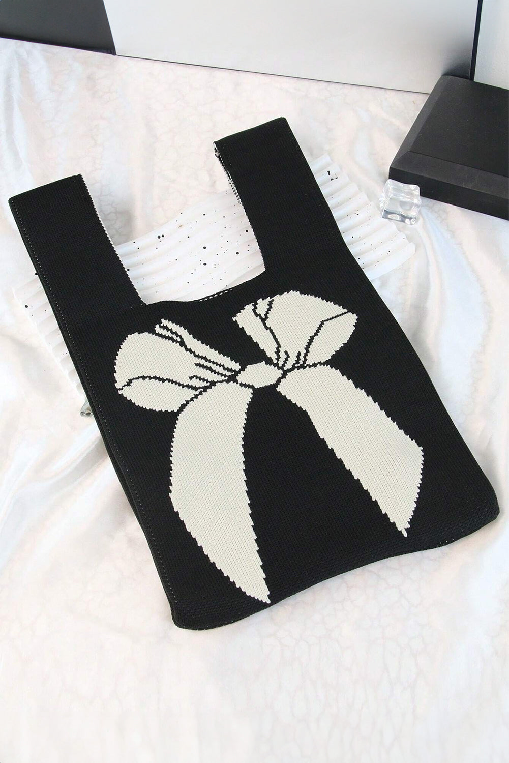 Black Colorblock Bowknot Pattern Knitted Hand Bag