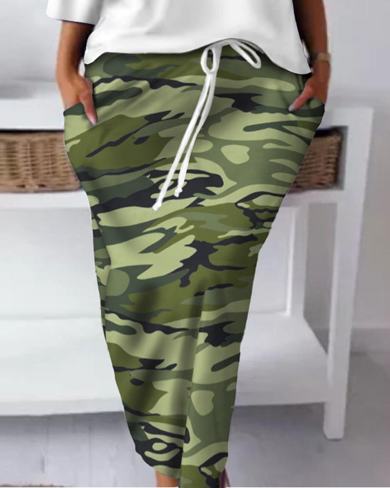 Plus Size Slogan Camo Print Top & Drawstring Maxi Skirt Set