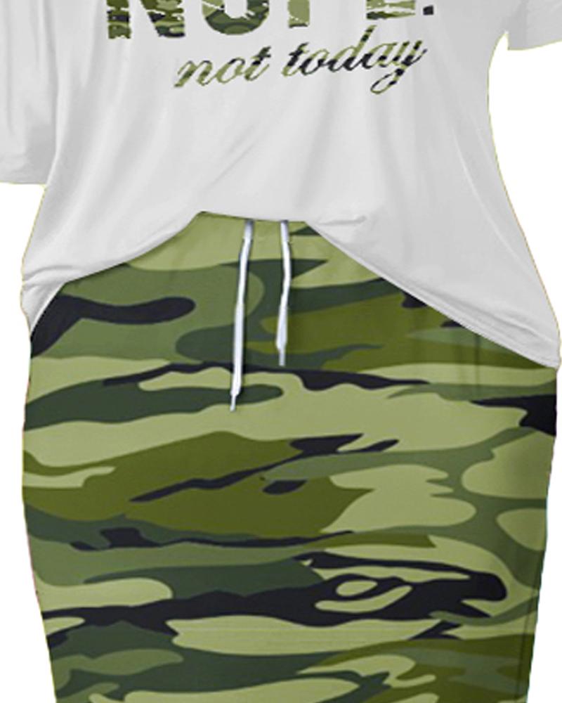 Plus Size Slogan Camo Print Top & Drawstring Maxi Skirt Set