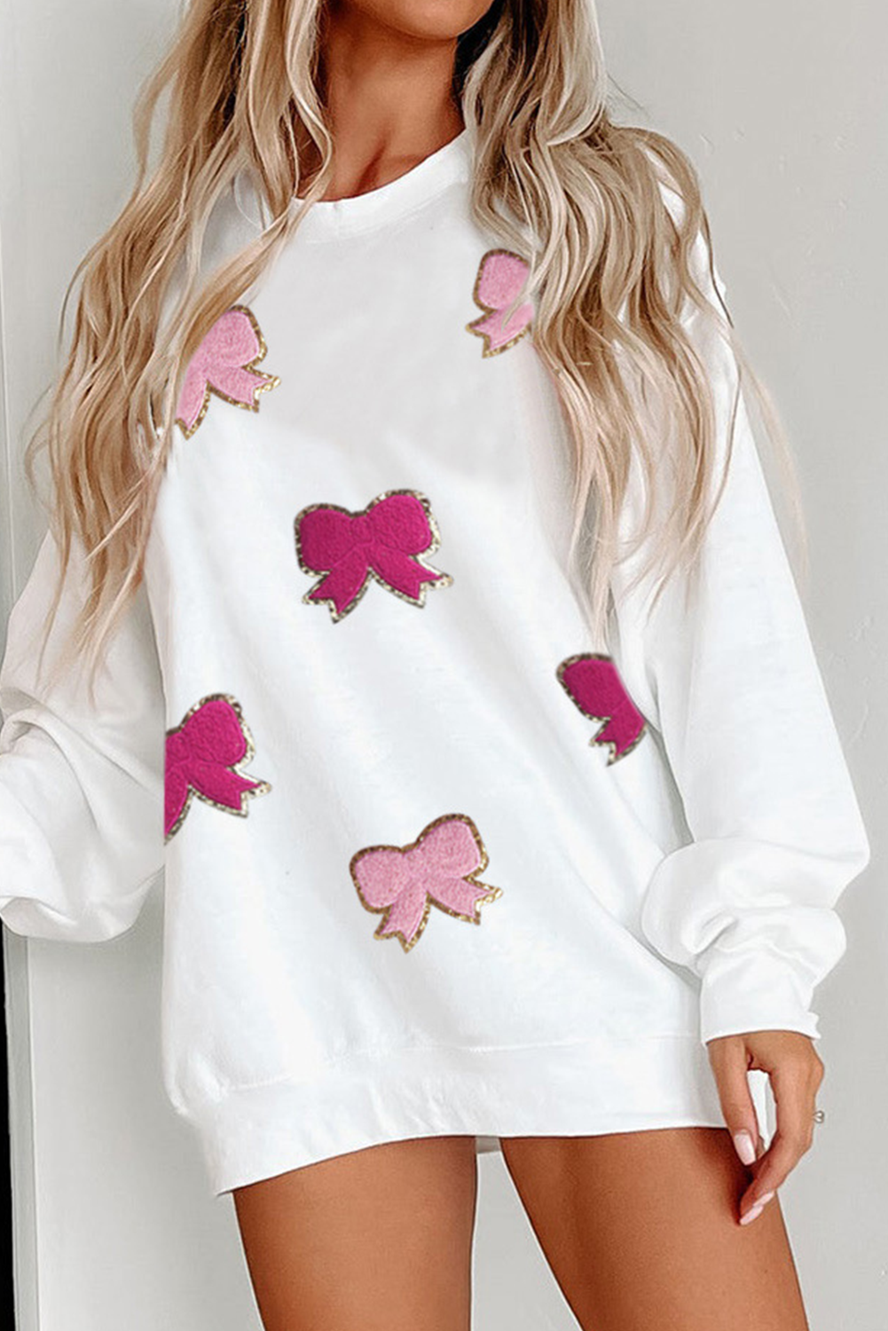 White Chenille Bowknot Graphic Drop Shoulder Baggy Sweatshirt