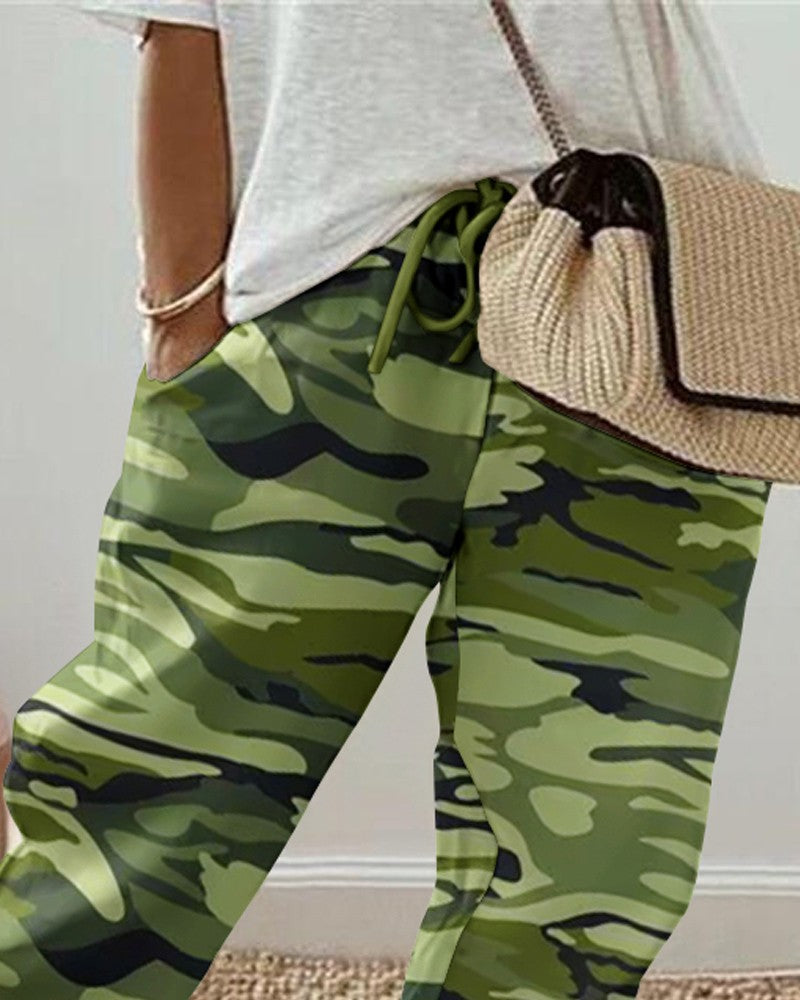 Camouflage Print Drawstring Cuffed Pants