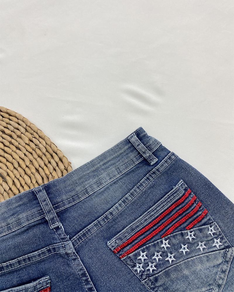 Star Embroidery Raw Hem Denim Shorts