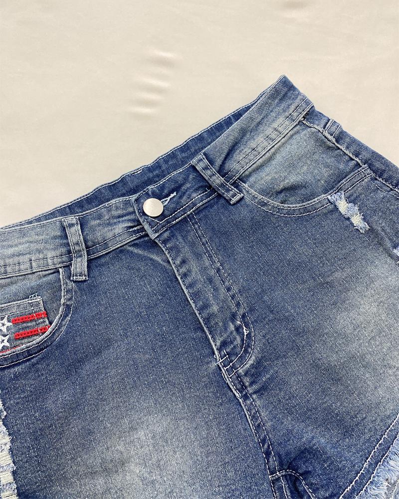 Star Embroidery Raw Hem Denim Shorts