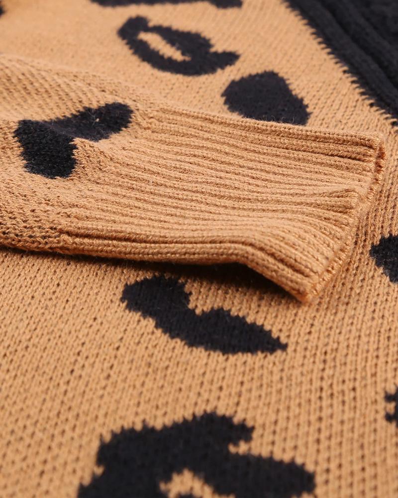 Contrast Leopard Pattern Buckled Knit Sweater